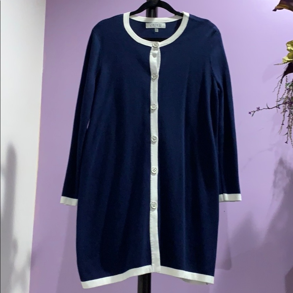 Kasper blue and white